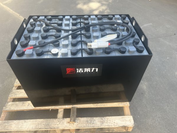 山東中叉電動(dòng)叉車(chē)鉛酸蓄電池組 24-4PZS400 48V 400AH