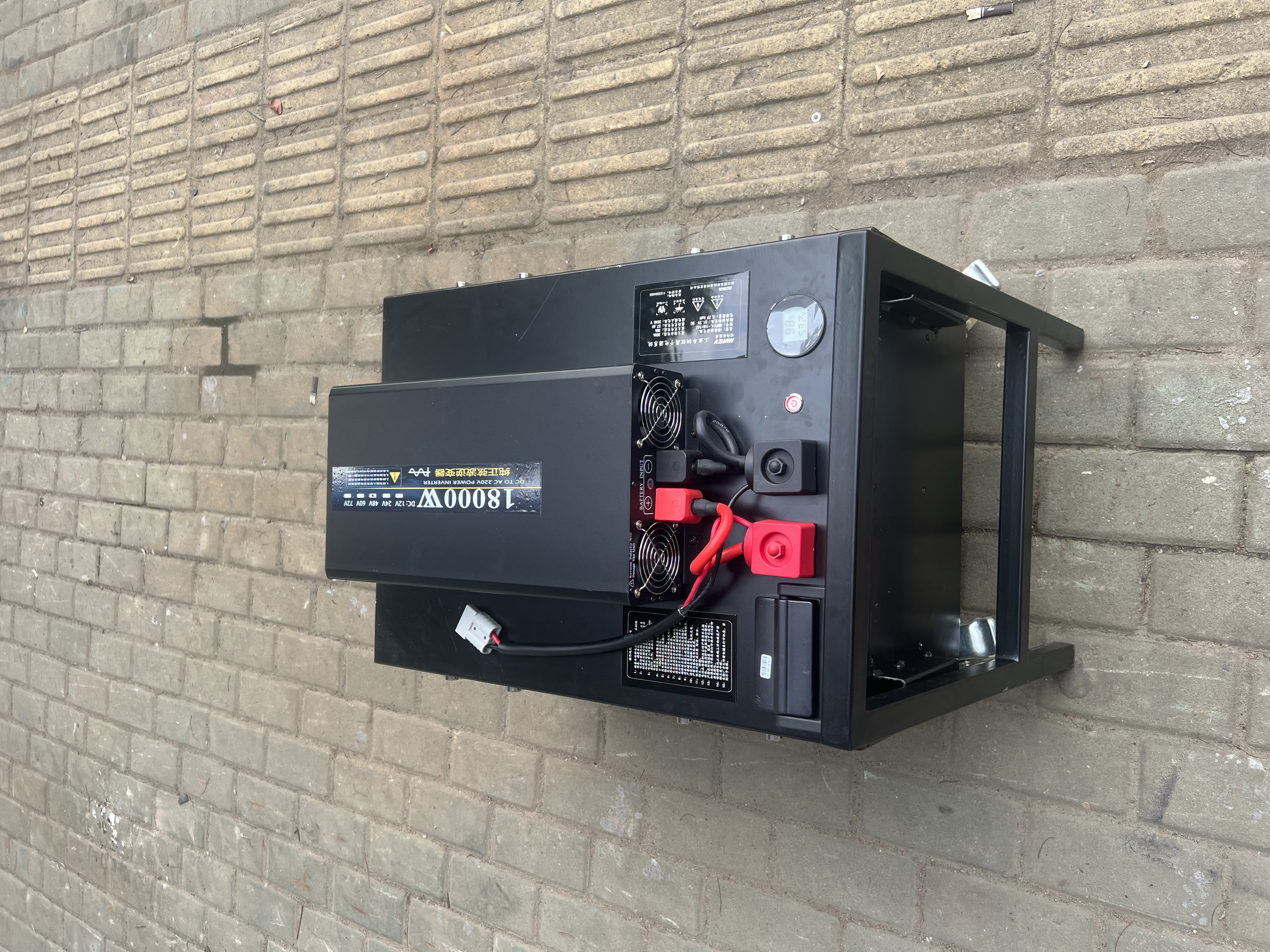 戶外移動(dòng)電源系統(tǒng) 磷酸鐵鋰電池51.2V173AH+3000瓦逆變器 手拉桿式設(shè)計(jì),可用于戶外應(yīng)急工作 戶外移動(dòng)電源系統(tǒng) 磷酸鐵鋰電池51.2V173AH+3000瓦逆變器 手拉桿式設(shè)計(jì),可用于戶外應(yīng)急工作