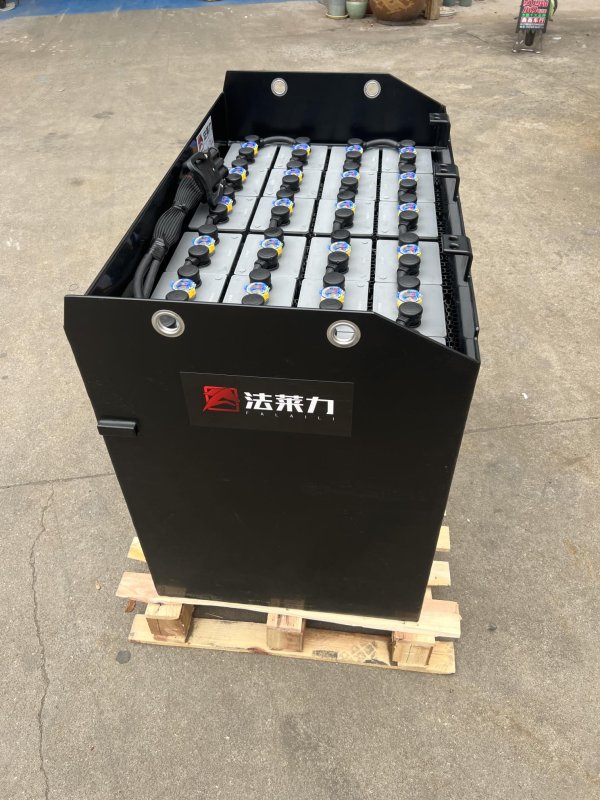 杭叉CPD20/25 A和J系列通用叉車(chē)蓄電池24-7PZB630 48V630AH