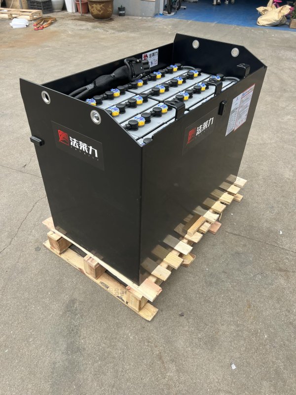 杭叉CPD20/25 A和J系列通用叉車(chē)蓄電池24-7PZB630 48V630AH