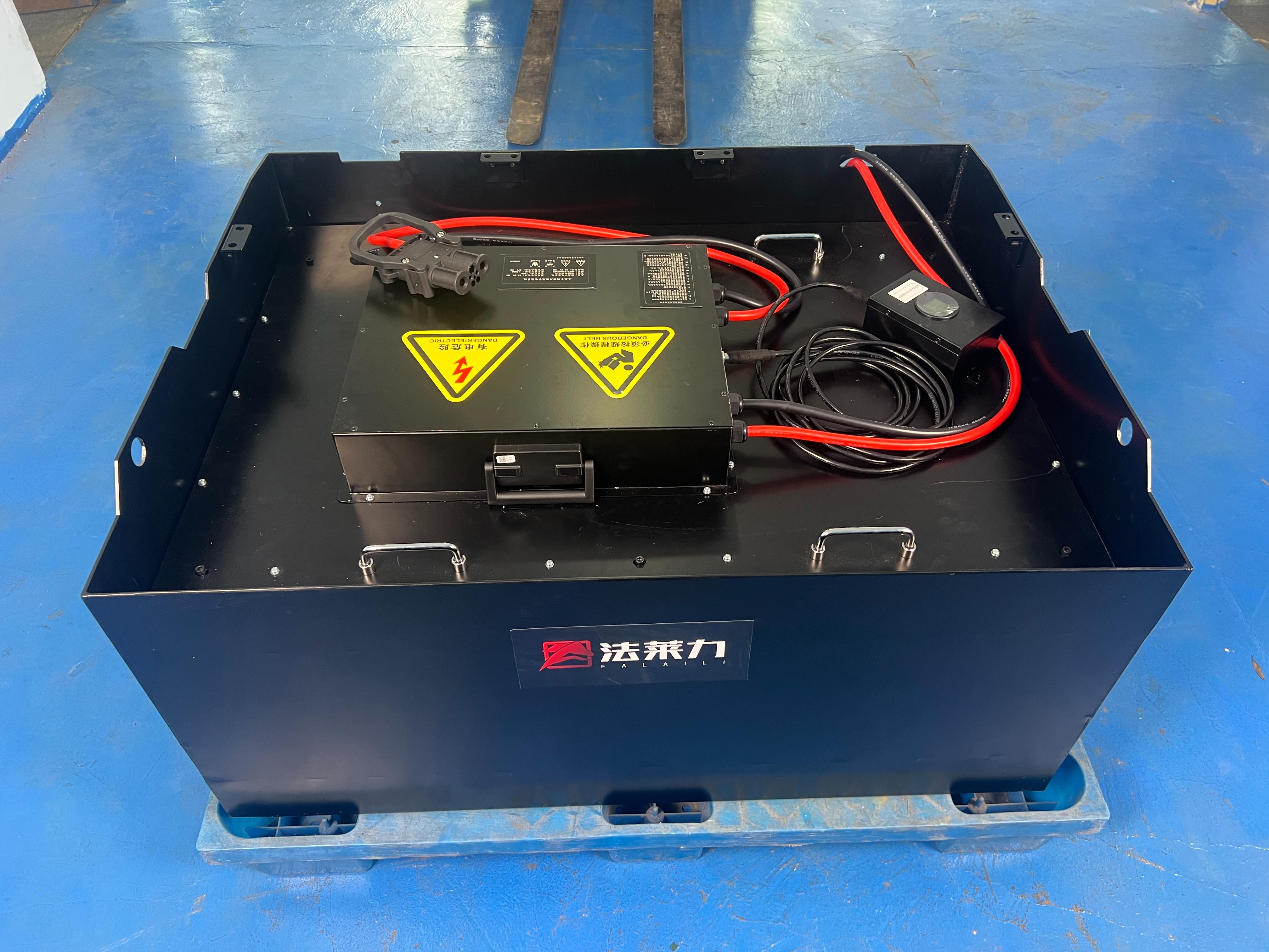 中聯(lián)重科2T/2.5T電動叉車鉛酸電池改鋰電池 原鉛酸電池48V630AH改為鋰電池51.2V560AH 中聯(lián)重科2T/2.5T電動叉車鉛酸電池改鋰電池 原鉛酸電池48V630AH改為鋰電池51.2V560AH