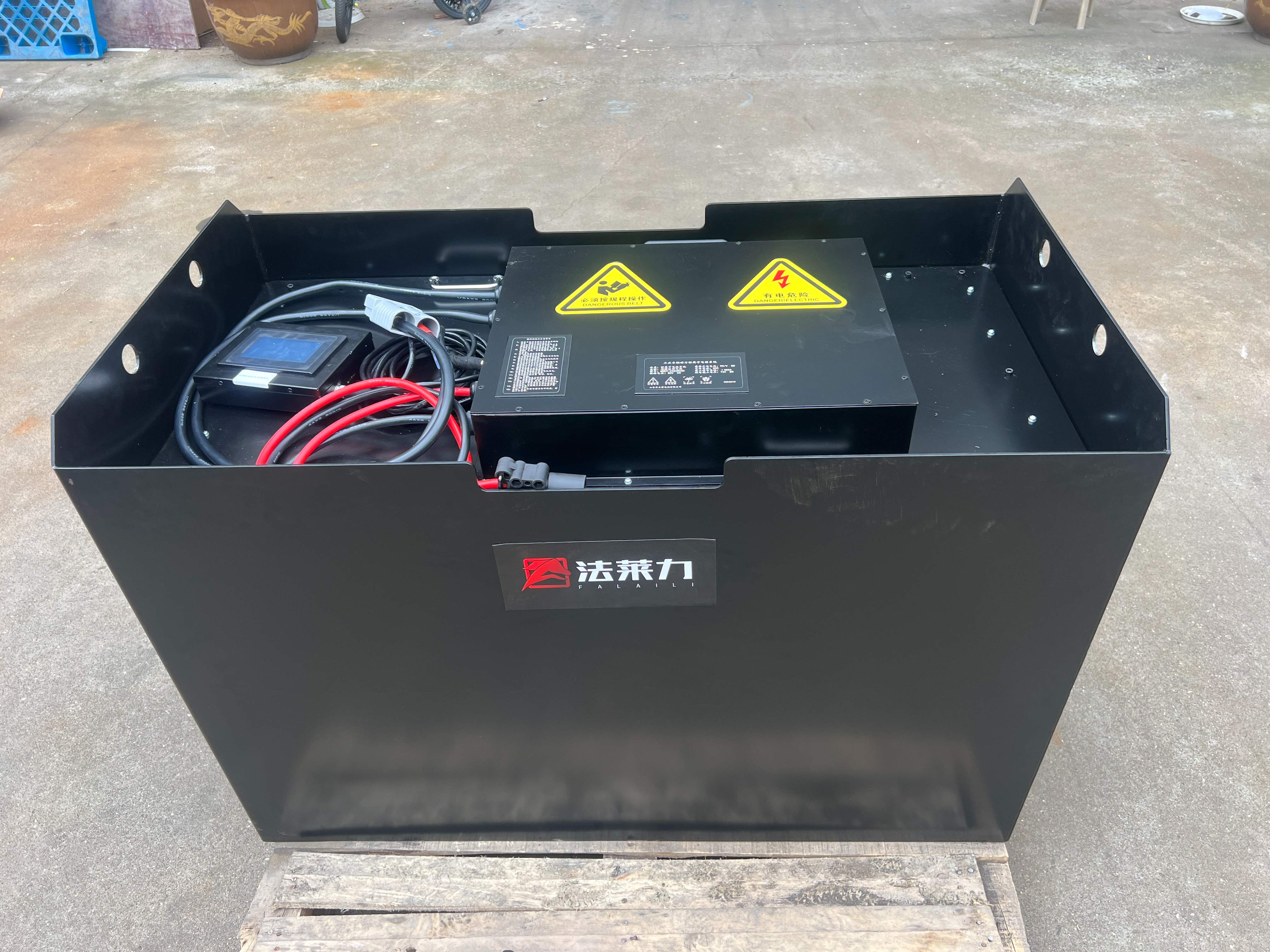 臺(tái)勵(lì)福3T/3.5T叉車(chē)鉛酸蓄電池80V 500AH改為磷酸鐵鋰電池 80V 300AH 臺(tái)勵(lì)福3T/3.5T叉車(chē)鉛酸蓄電池80V 500AH改為磷酸鐵鋰電池 80V 300AH