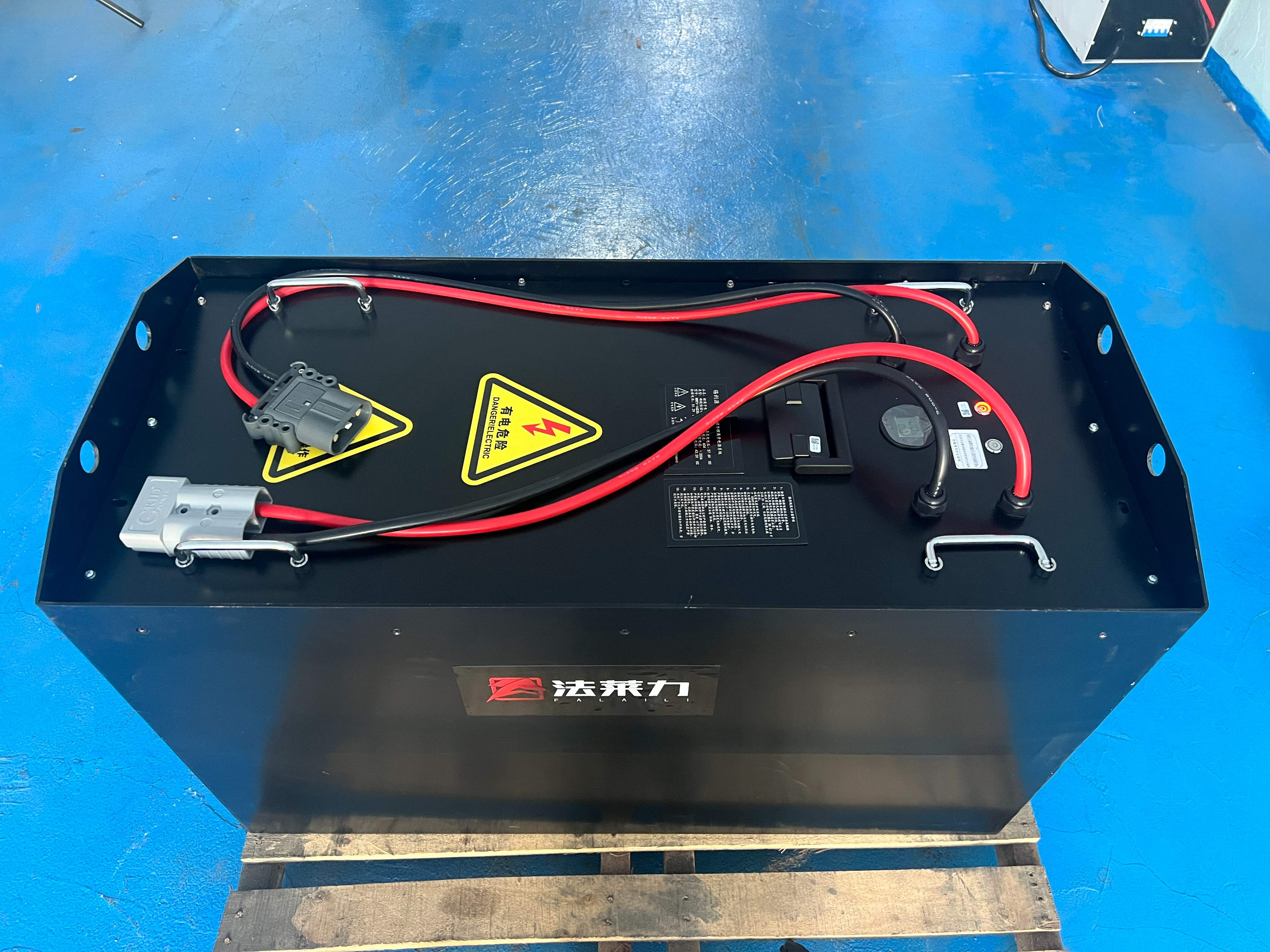 豐田7FBE10/13電動(dòng)叉車鉛酸電池改鋰電池 原鉛酸電池改為51.2V300AH 豐田7FBE10/13電動(dòng)叉車鉛酸電池改鋰電池 原鉛酸電池改為51.2V300AH