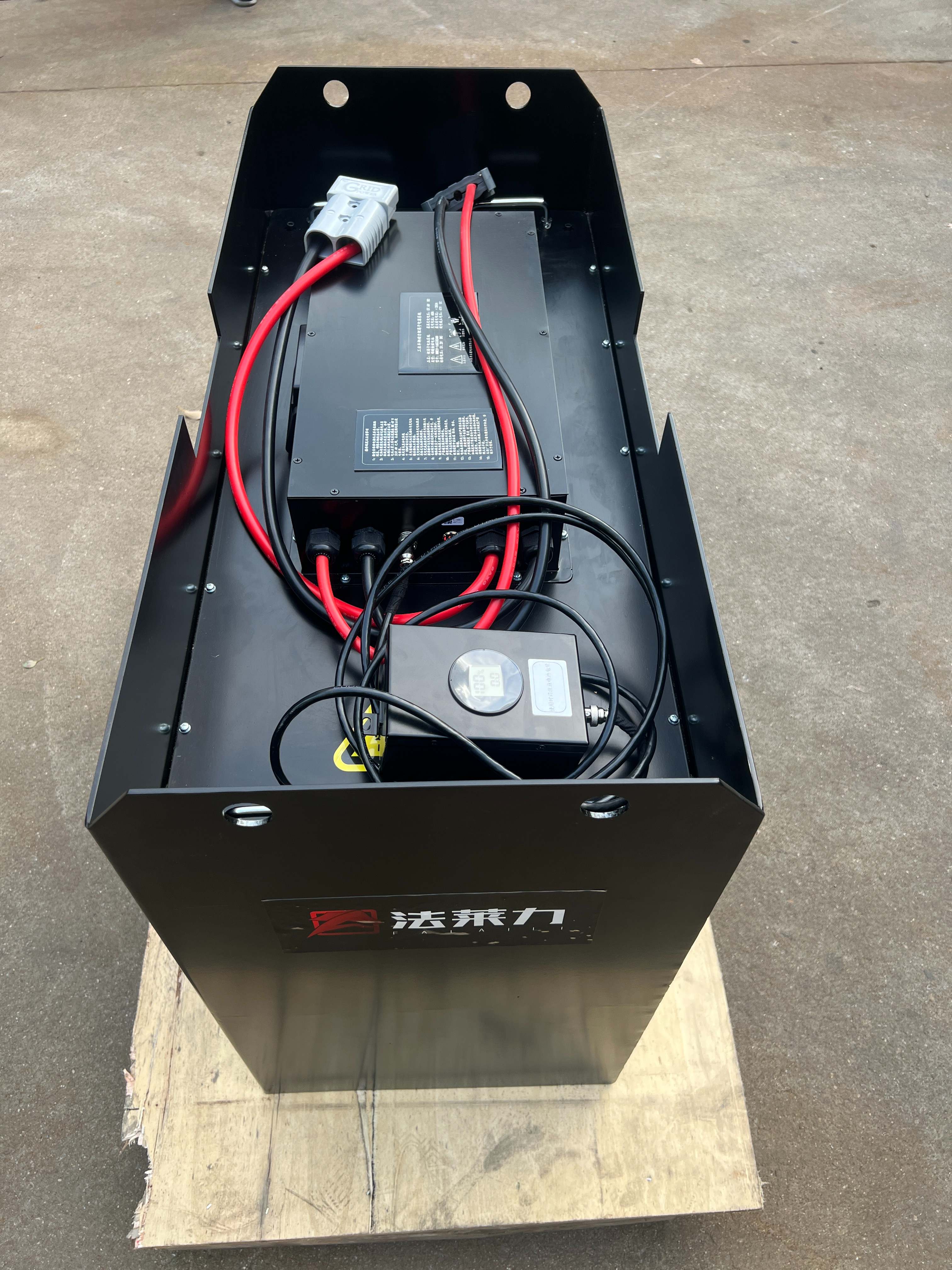 臺勵福1.5T電動叉車鉛酸蓄電池48V 500AH改為磷酸鐵鋰電池 51.2V 300AH 臺勵福1.5T電動叉車鉛酸蓄電池48V 500AH改為磷酸鐵鋰電池 51.2V 300AH