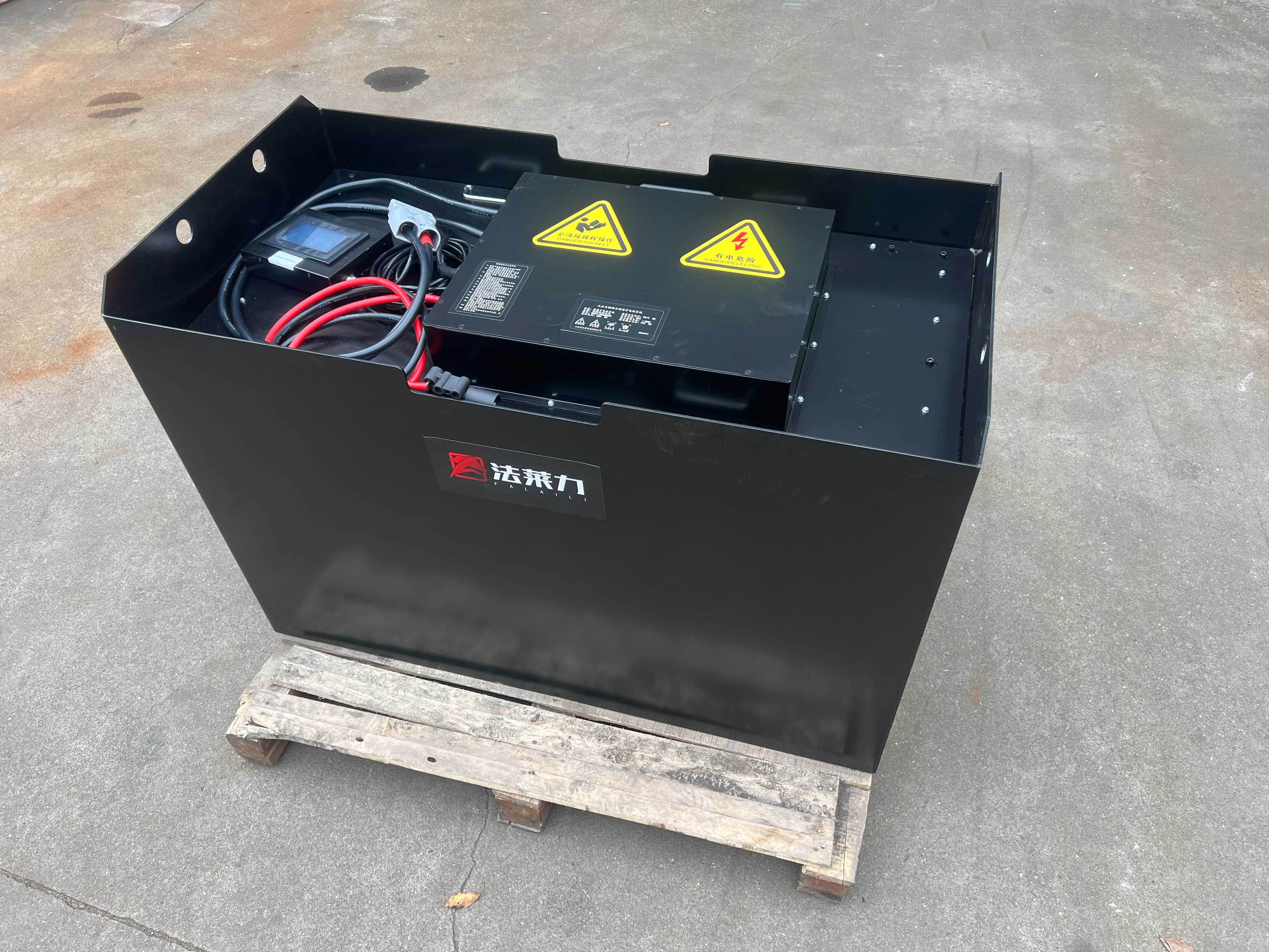 臺(tái)勵(lì)福3T/3.5T叉車(chē)鉛酸蓄電池80V 500AH改為磷酸鐵鋰電池 80V 300AH 臺(tái)勵(lì)福3T/3.5T叉車(chē)鉛酸蓄電池80V 500AH改為磷酸鐵鋰電池 80V 300AH