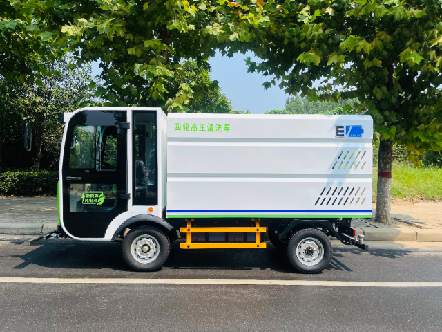 山東側(cè)置式掛桶電動環(huán)衛(wèi)車品牌 深圳市鑫躍電動觀光車供應;