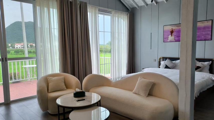 贵州临水湖畔木屋休闲静养处