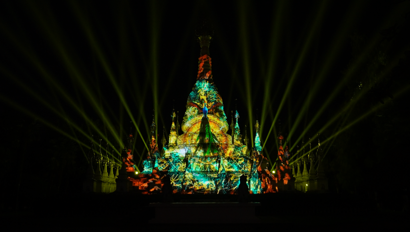 近眼全息投影电影