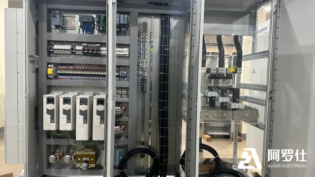 無(wú)錫非標(biāo)變頻柜定制 來(lái)電咨詢 阿羅仕電控系統(tǒng)供應(yīng)
