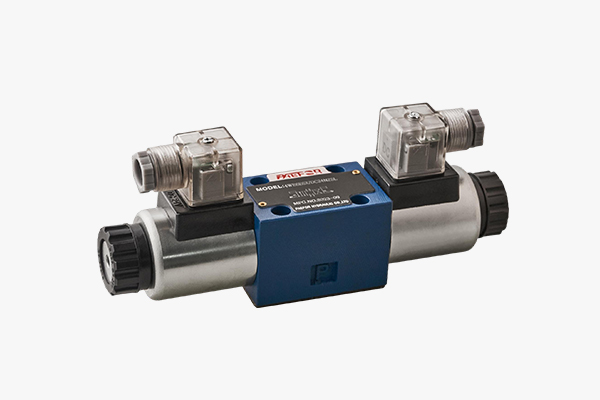 方向阀如何影响液压流体的流动方向？