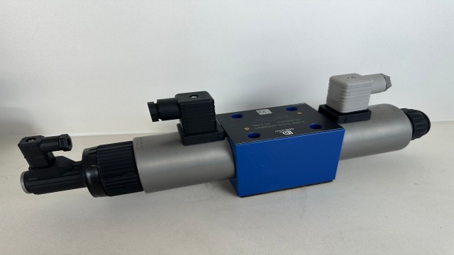 泰州4WRAE6E30-2X/G24K31F1V比例伺服閥 歡迎來電 安徽德銳邁液壓機械供應