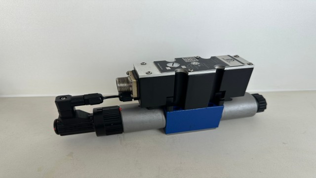 工程機(jī)械比例伺服閥液壓裝置 抱誠守真 安徽德銳邁液壓機(jī)械供應(yīng);