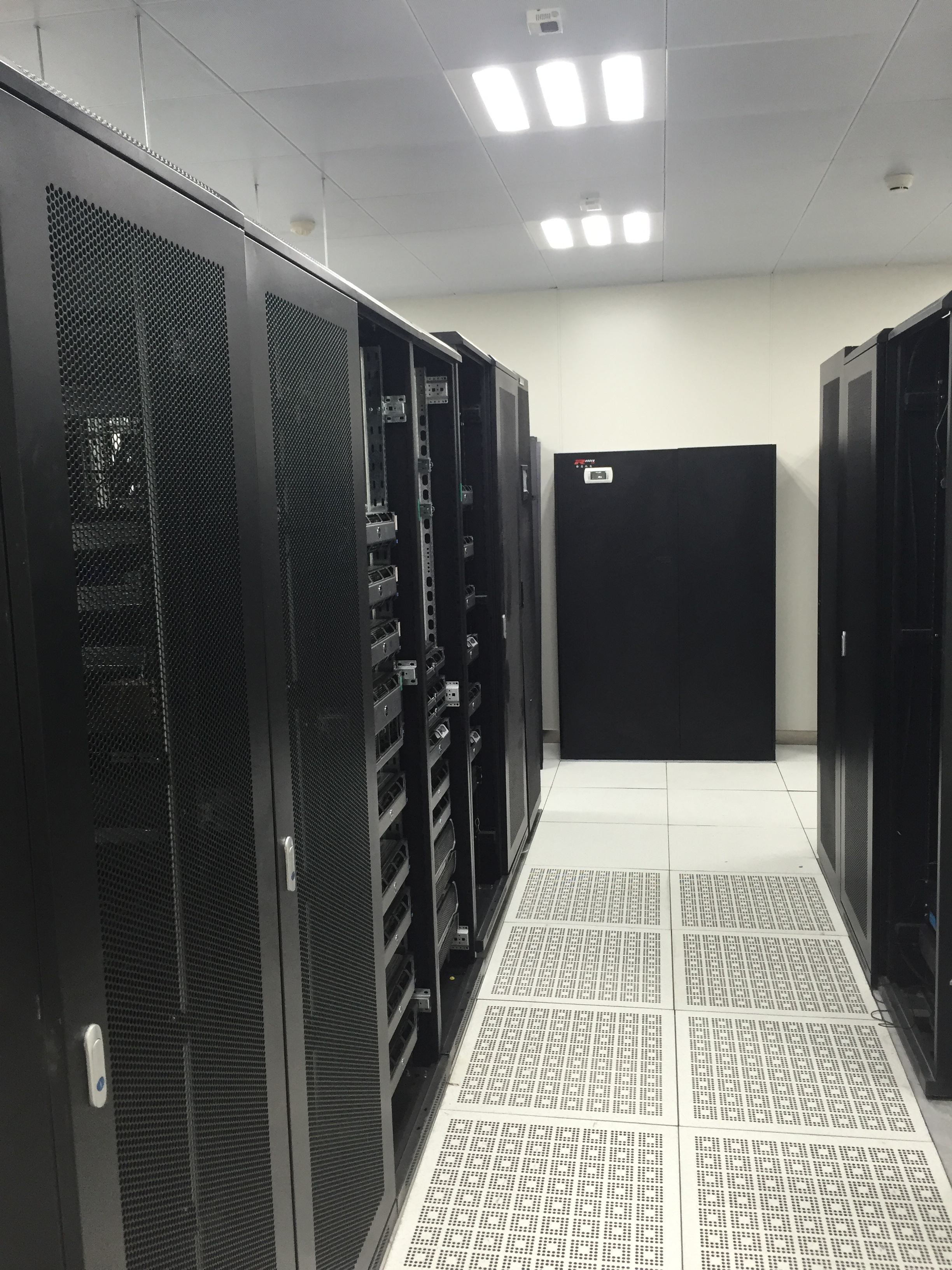 机房建设需要哪些步骤？_上海阳腾电子科技有限公司