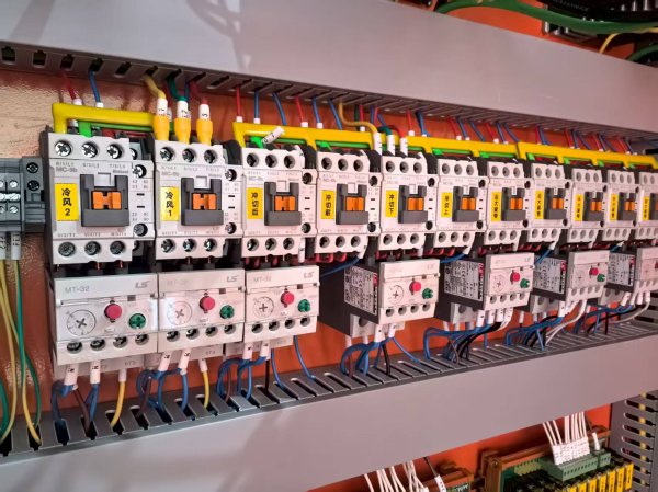 全伺服正負壓一體機