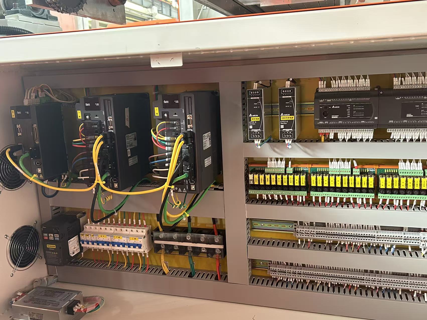 伺服高速機(jī)